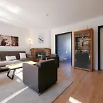 Rossberg In Traumhafter Naturlage Mit Upland-blick! Semesterbostad *